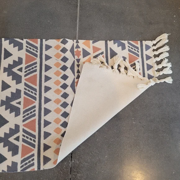 Geometric Patterned Rug with Tassels Boho Bath Mat Rug - Picture 4 of 7